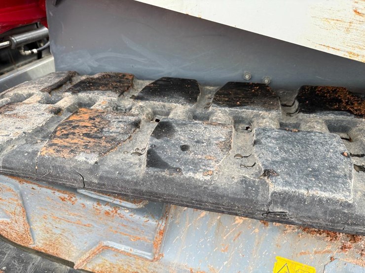 takeuchi-tl8r-image-11