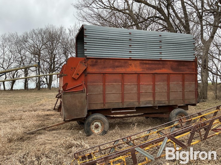 new-holland-83788-forage-wagon-image-8