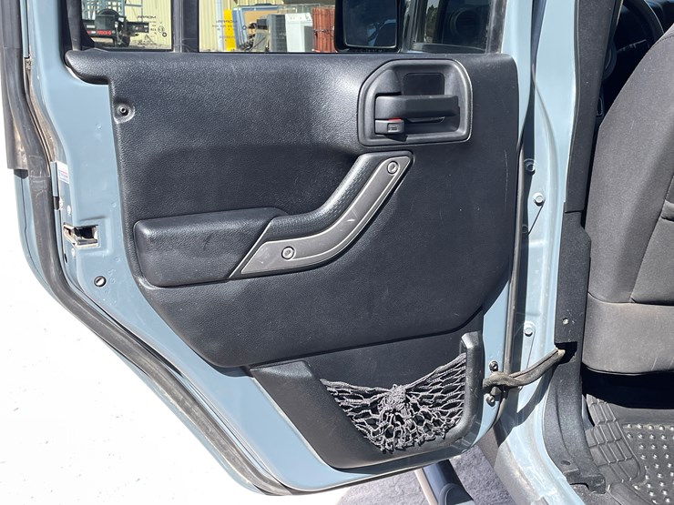 2014-jeep-wrangler-image-35