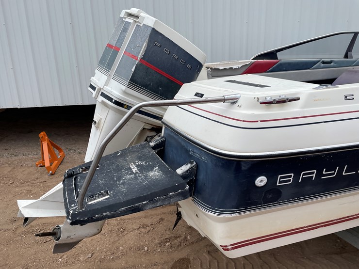 #4331-•-bayliner-boat-and-trailer-(titles-in-delay)-image-8