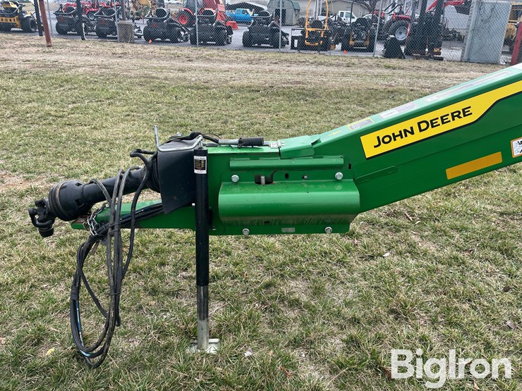 2022-john-deere-c300-image-9