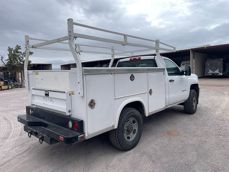 2015-chevrolet-silverado-2500-image-8