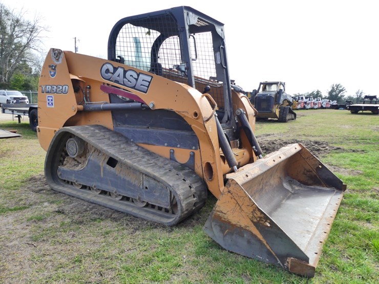 2015-case-tr320-image-2