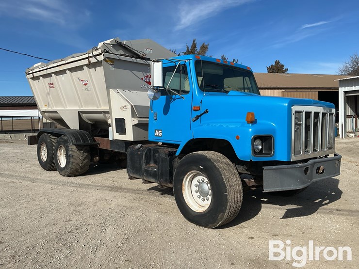 1994-international-2654-t/a-manure-spreader-truck-image-3