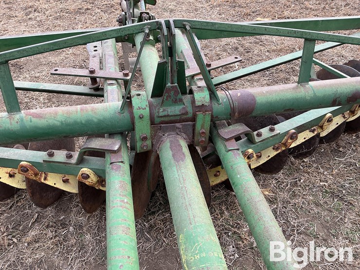 john-deere-bw-image-19