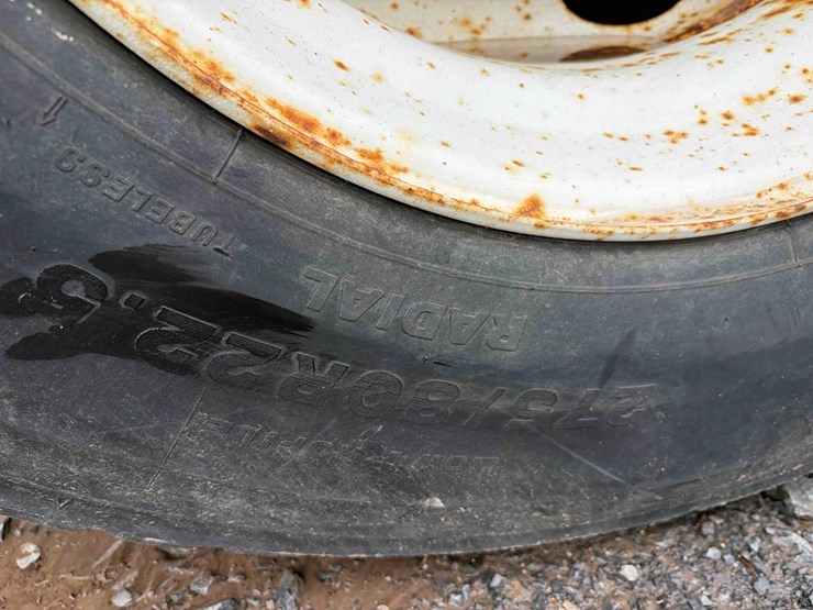 2001-international-4700-image-6