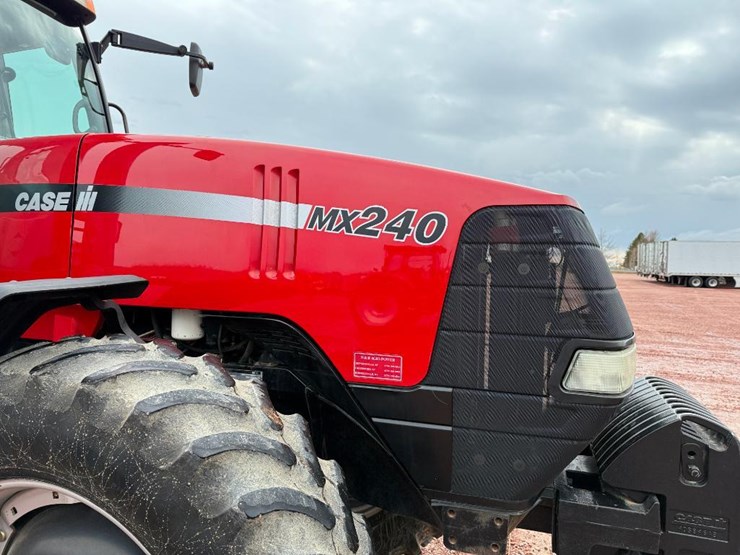 case-ih-mx240-image-28