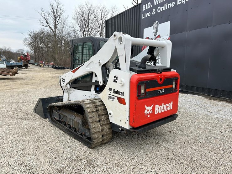 2022-bobcat-t770-image-2