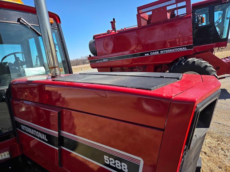 ih-5288-tractor-image-19