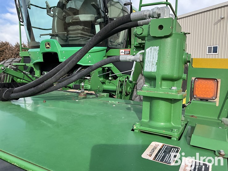 2017-john-deere-w235-image-19
