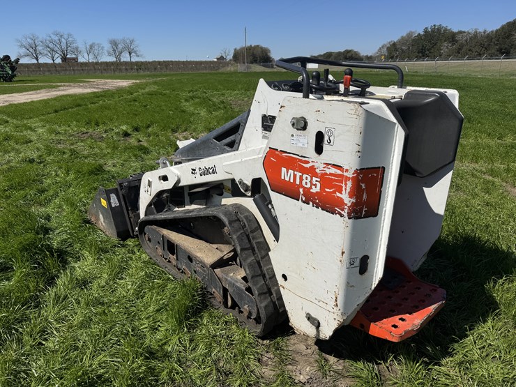 2018-bobcat-mt85-image-4
