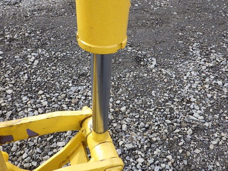 komatsu-pc12uu-image-22