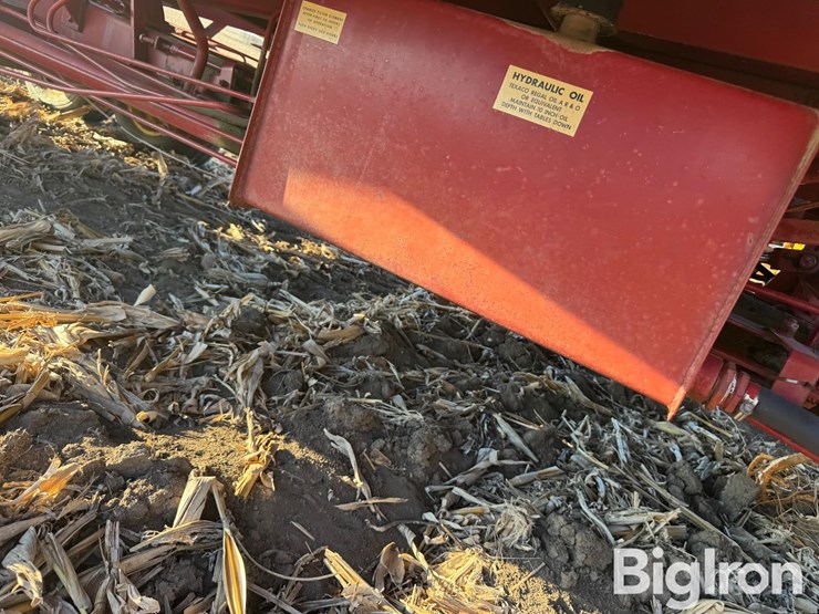 new-holland-1033-image-19