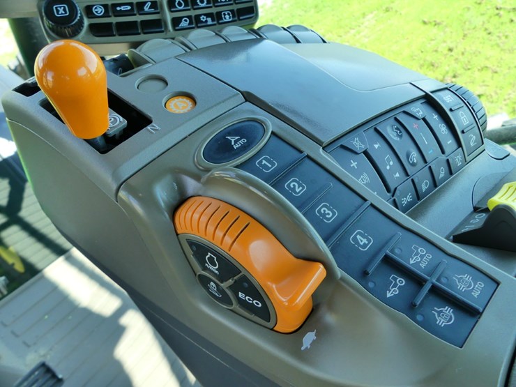 john-deere-8r-310-image-16