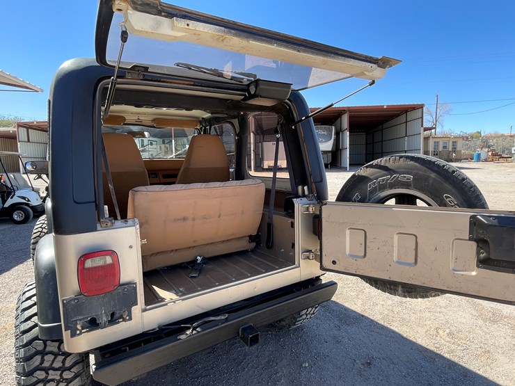 1993-jeep-wrangler-image-53