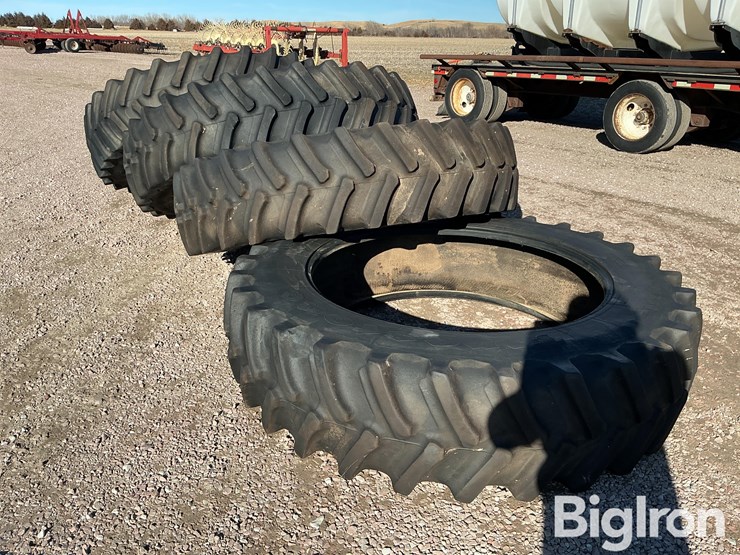 john-deere-8320-image-1