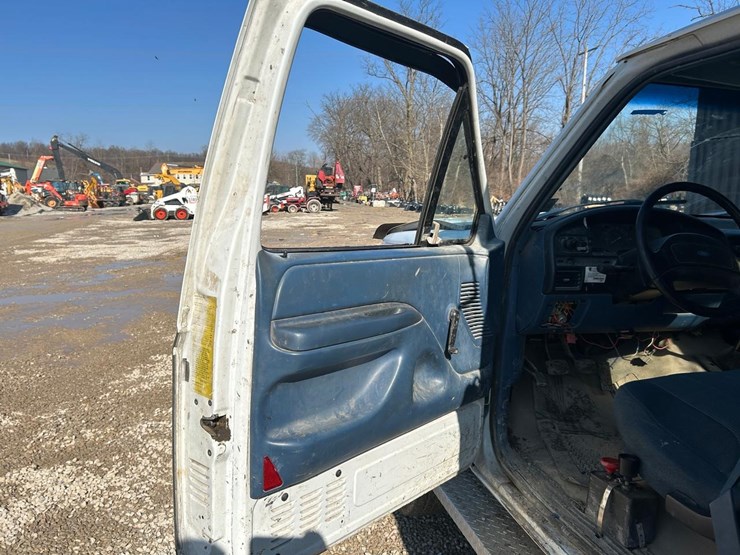 1994-ford-f550-image-14