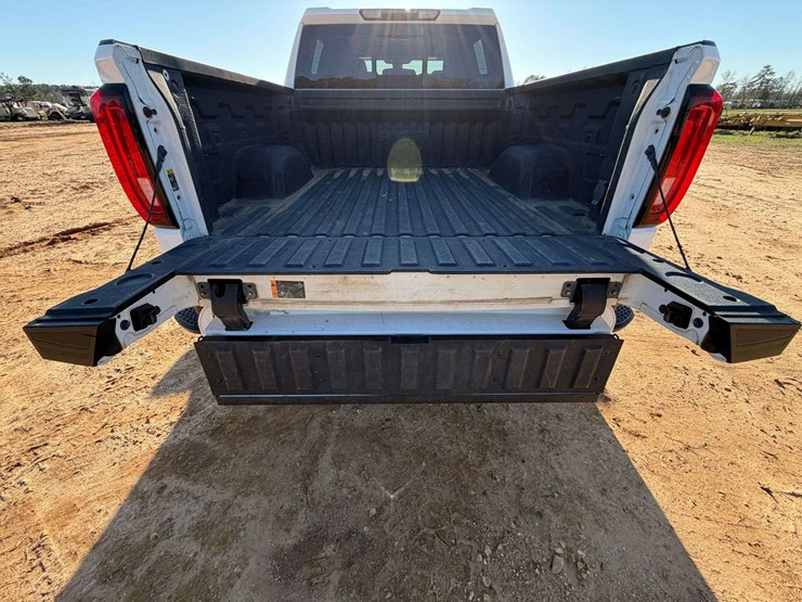 2021-gmc-sierra-1500-image-10