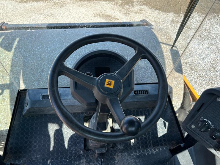 jcb-vm117-asphalt-roller-image-14