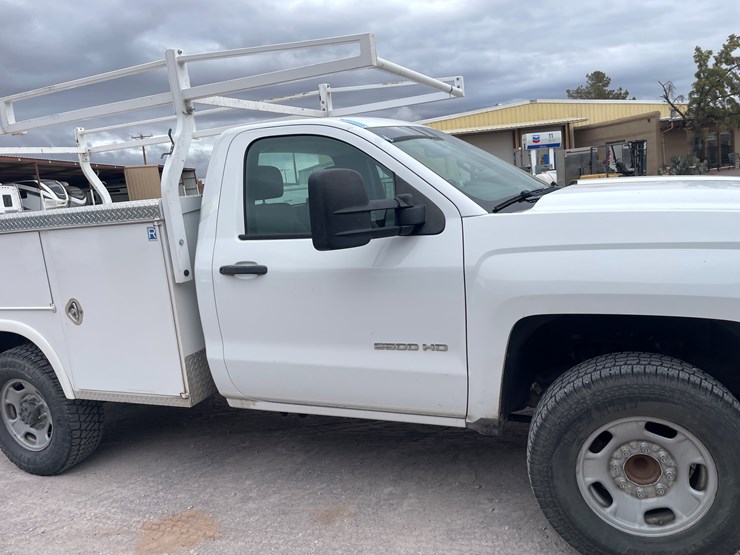 2015-chevrolet-silverado-2500-image-5