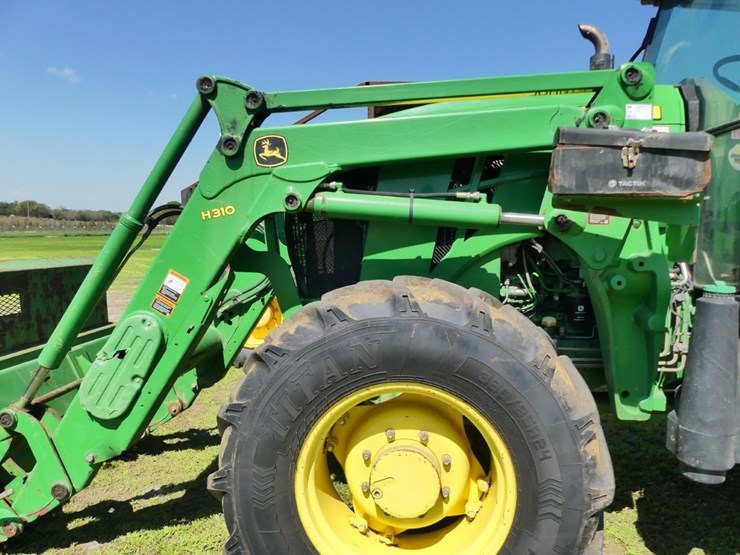 2015-john-deere-6130d-image-9