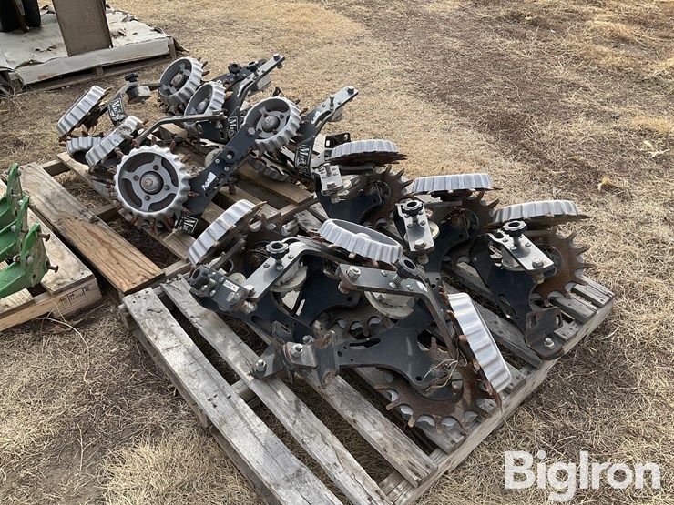 john-deere-1775-image-1