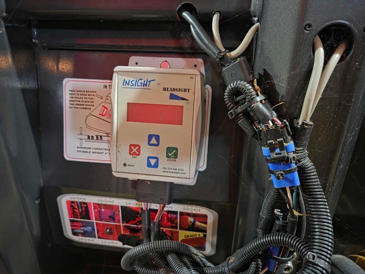 2008-drago-6-row-30"-corn-head-image-19