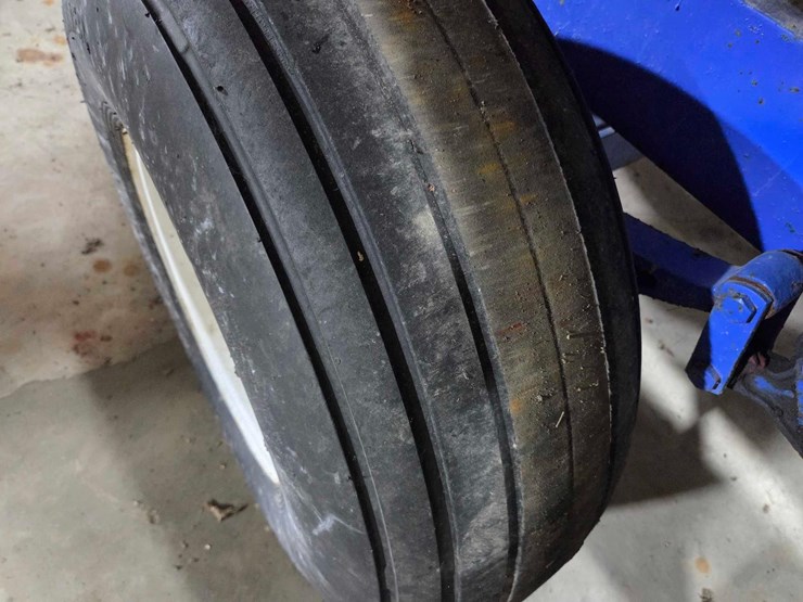 1000-gallon-liquid-nurse-trailer-image-4