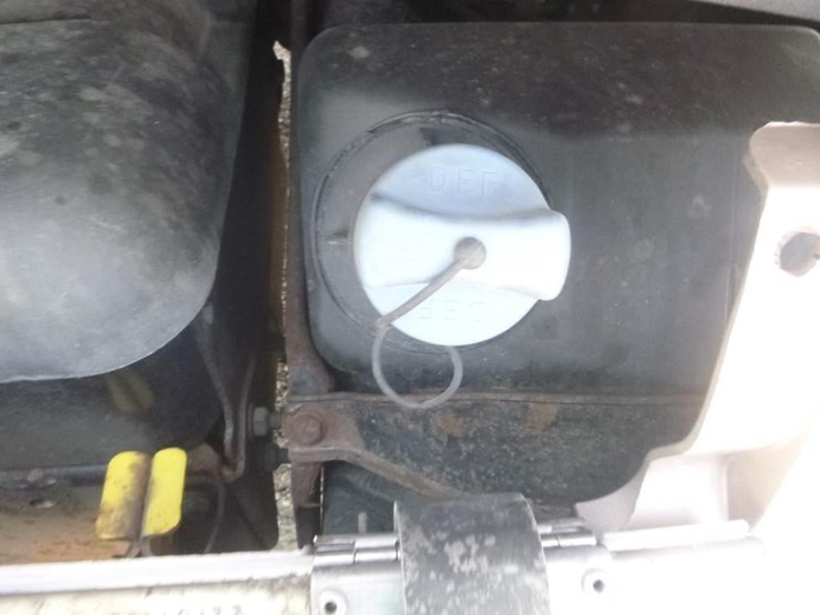 2012-freightliner-cascadia-125-image-27