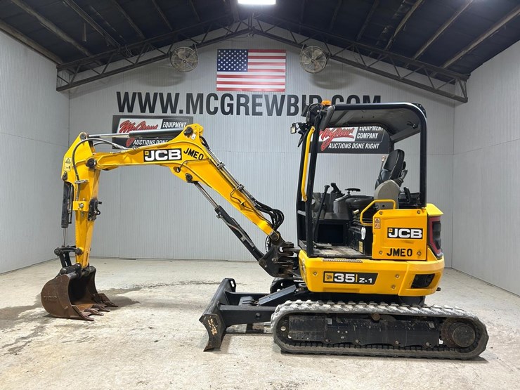 2022-jcb-35z-mini-excavator-image-1