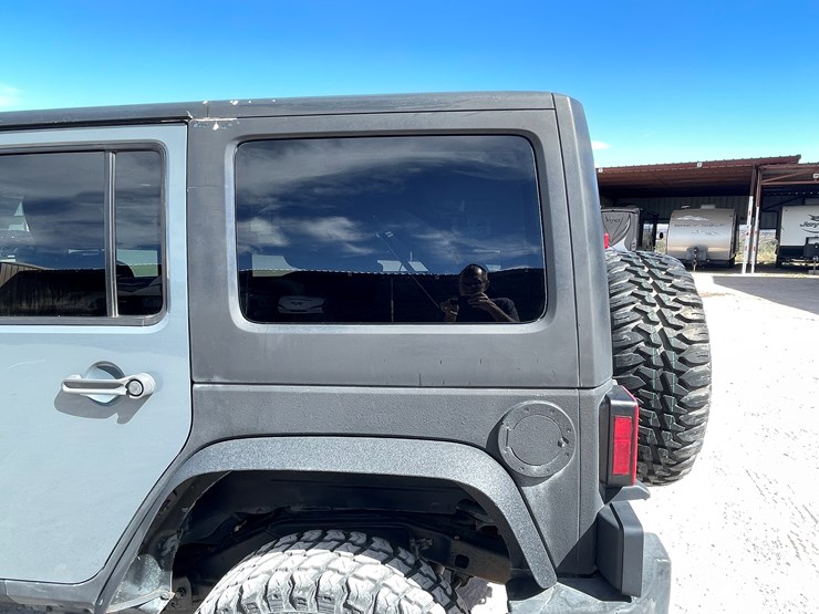 2014-jeep-wrangler-image-16