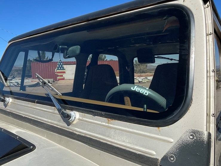 1993-jeep-wrangler-image-62