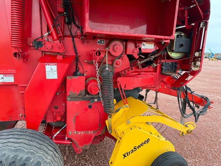 new-holland-br7070-image-23