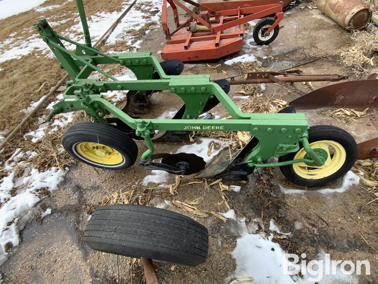 john-deere-810-image-8