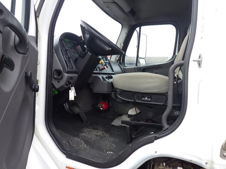 2018-freightliner-m2-15'-t/a-dump-truck-image-27