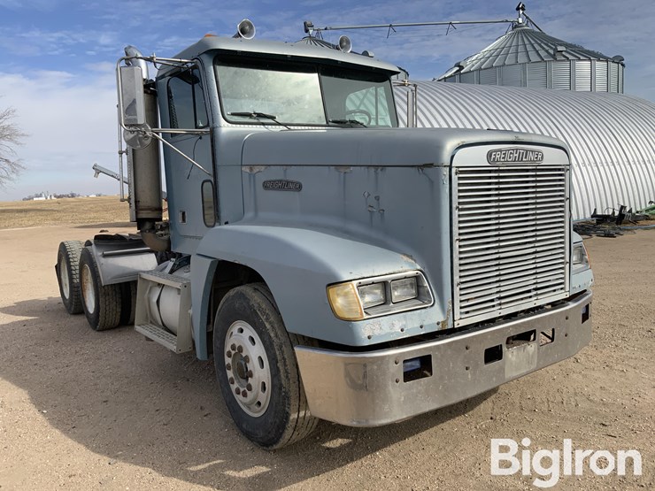 1990-freightliner-fld120-image-13