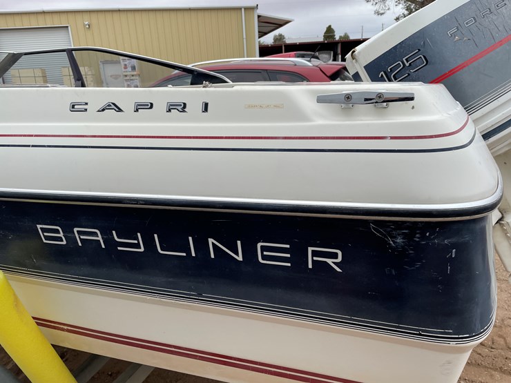 #4331-•-bayliner-boat-and-trailer-(titles-in-delay)-image-20