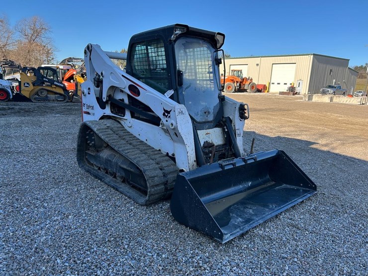 2017-bobcat-t740-image-6
