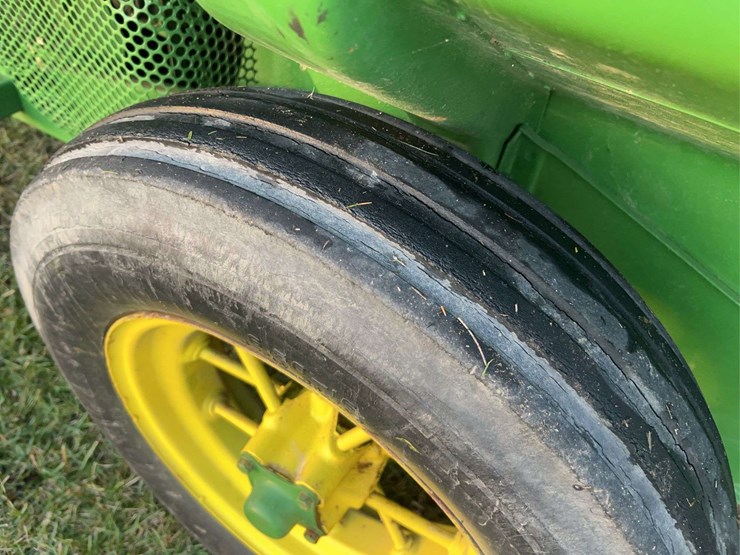 john-deere-no.-12a-pull-type-combine-image-54