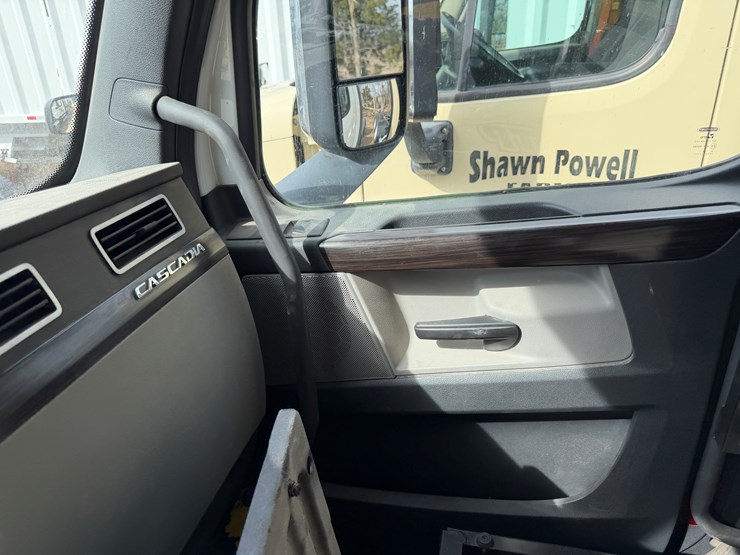 #40953-•-2019-freightliner-cascadia-t/a-daycab-truck-tractor-3akjhtdv4kskd3197-image-73