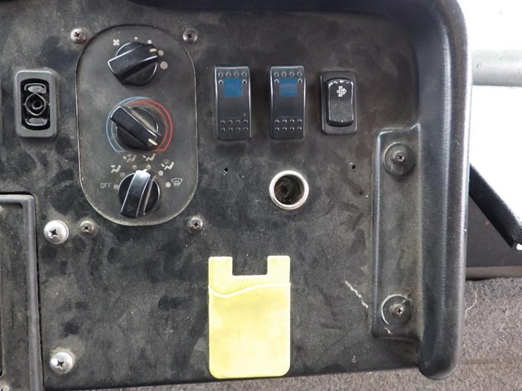 2008-freightliner-mt45-image-28