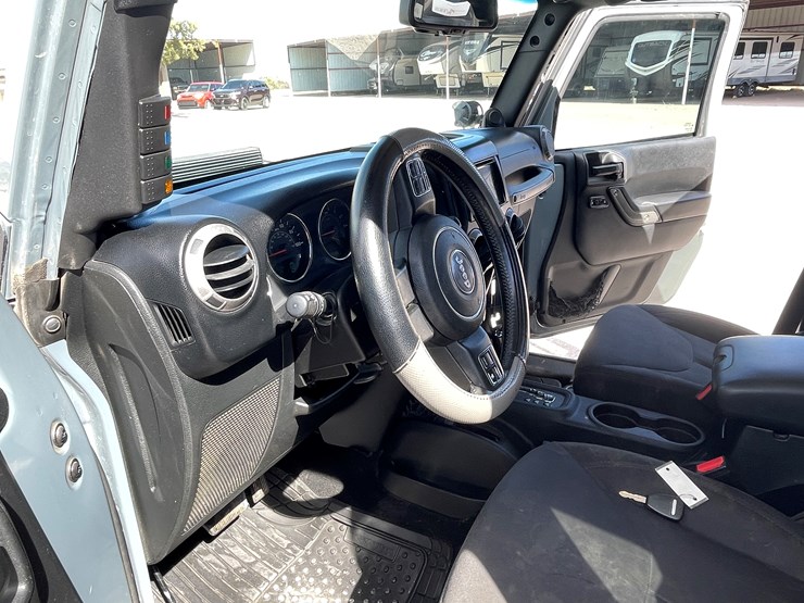 2014-jeep-wrangler-image-41