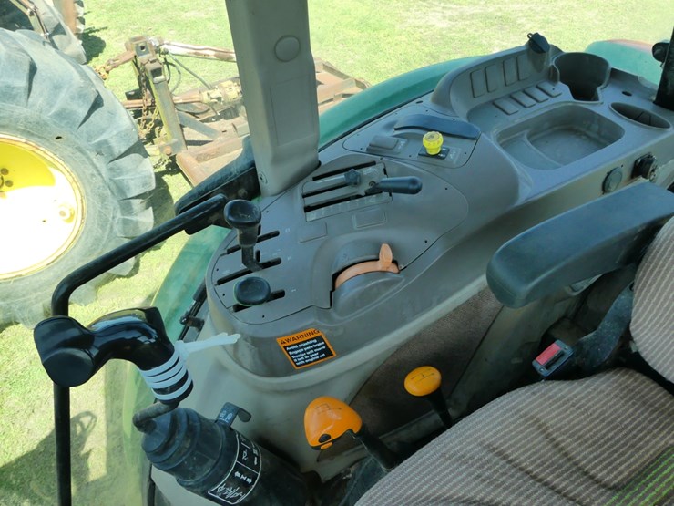 2015-john-deere-6130d-image-14