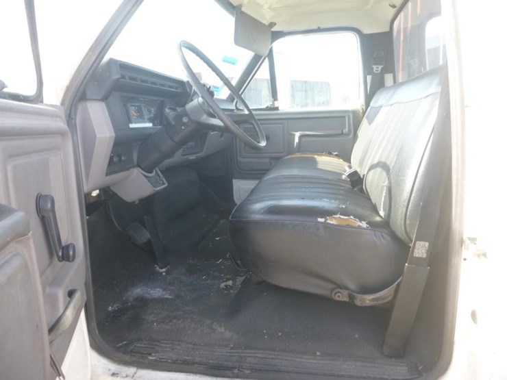 1998-ford-f800-image-9