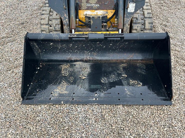 2022-deere-317g-image-9