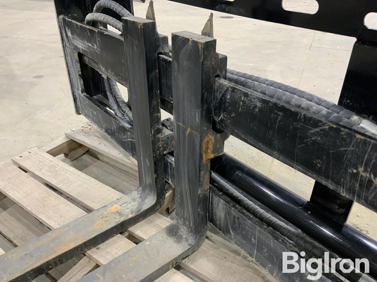 2025-massey-ferguson-730-image-14