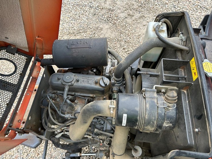 kubota-f2690-image-12