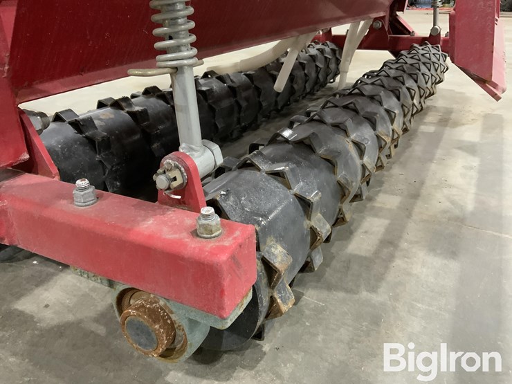 2025-massey-ferguson-730-image-16