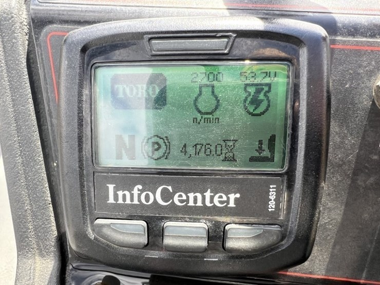 2014-toro-greensmaster-3320-triflex-traction-unit-image-20