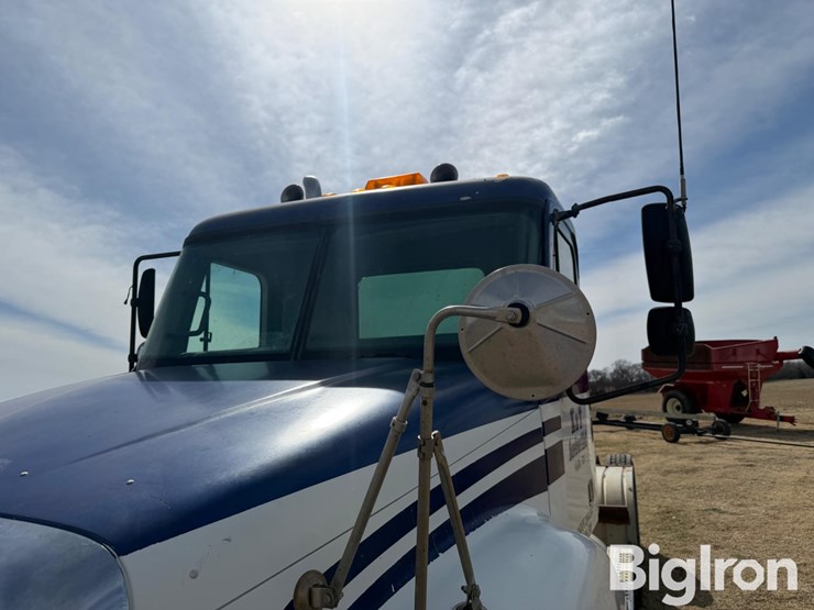 2005-freightliner-columbia-120-t/a-truck-tractor-image-12